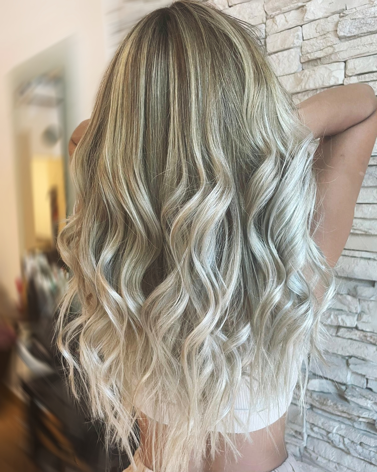 blond platinat