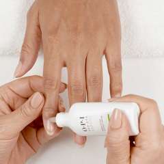 Crema exfolianta pentru cuticule uscate OPI ProSpa Exfoliating Cuticle Cream, 27 ml