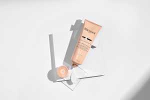 Balsam cu textura usoara pentru par ondulat si cret Kérastase CURL MANIFESTO Fondant Hydratation Essentielle, 250 ml