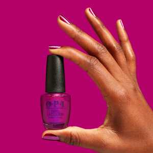 Lac de unghii pigmentat OPI Nail Lacquer, Good Enough To Treat Collection, Berry and Bright, 15 ml