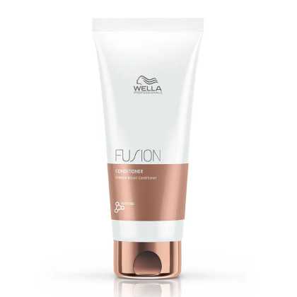 Balsam de reparare pentru par deteriorat Wella Professionals Fusion, 200 ml