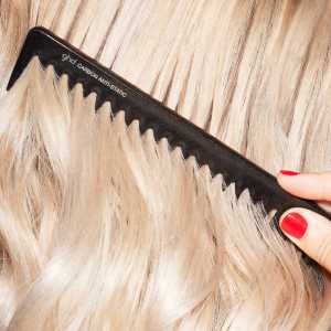 Pieptene cu dinti rari pentru descurcarea parului GHD The Comb Out Detangling Comb