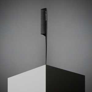 Pieptene cu dinti fini pentru tapat si sectionare GHD The Sectioner Tail Comb