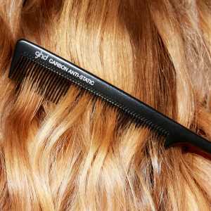 Pieptene cu dinti fini pentru tapat si sectionare GHD The Sectioner Tail Comb