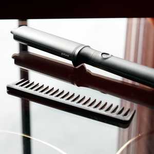 Ondulator profesional pentru onduleuri lejere GHD Curve® Classic Wave Wand, cilindru oval 38 mm-26 mm